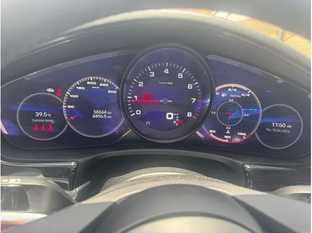 Car image 18