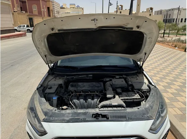 Car image 23