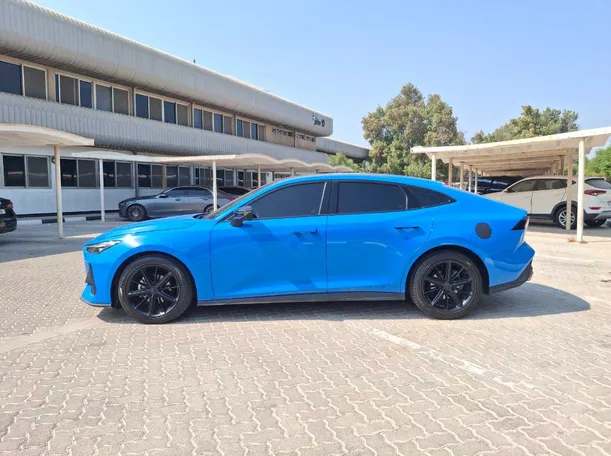 Car image 8