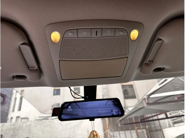 Car image 22