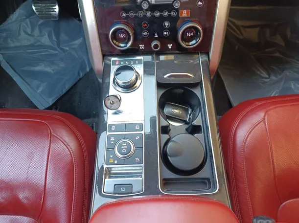 Car image 13