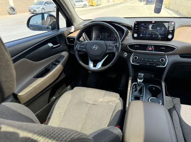Car image 16