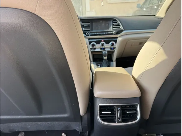 Car image 20