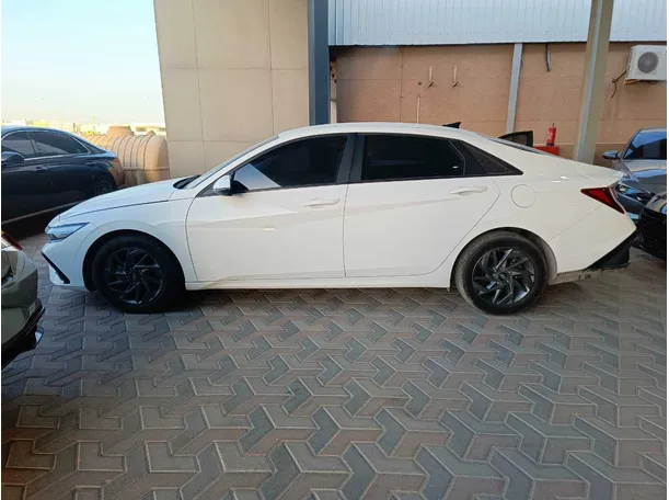 Car image 8