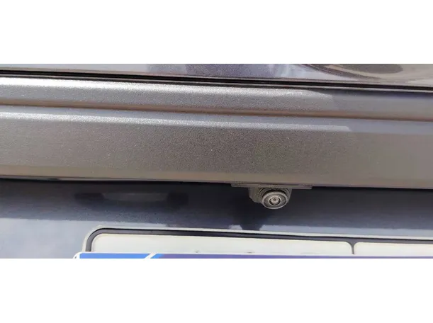 Car image 30