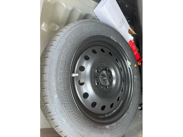 Car image 20