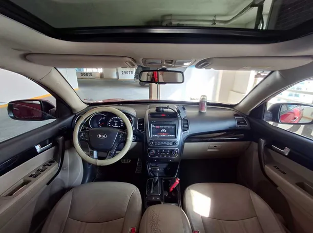 Car image 19