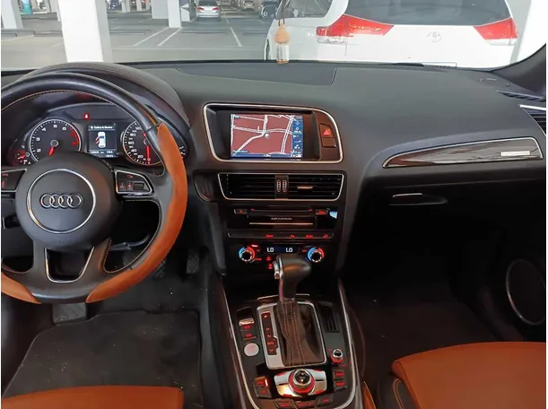 Car image 17