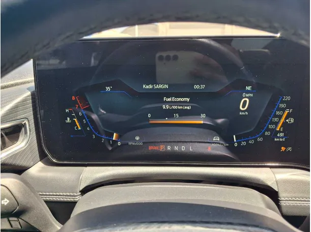 Car image 18