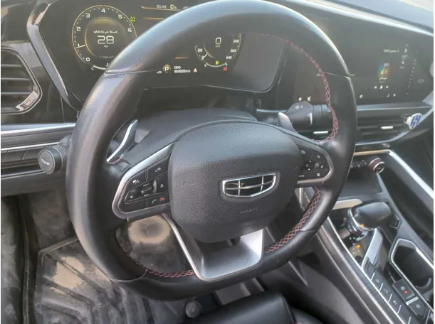 Car image 19