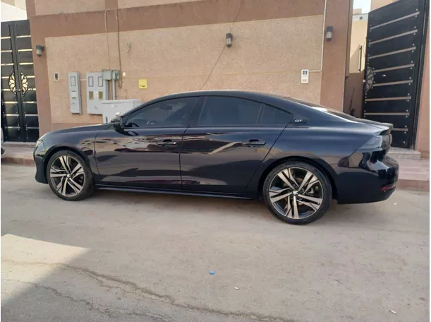 Car image 7