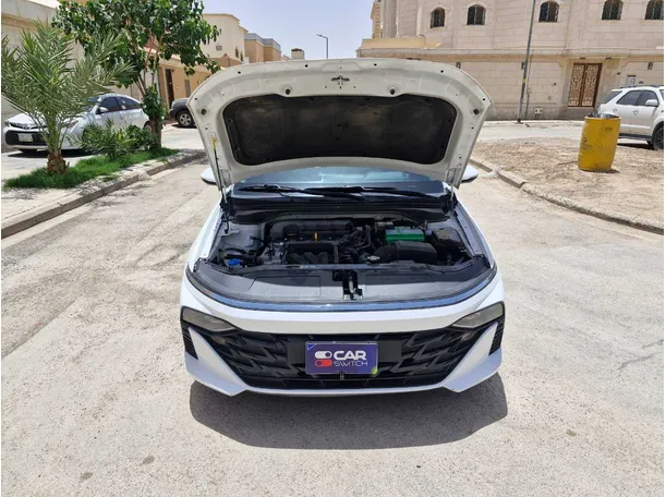 Car image 23