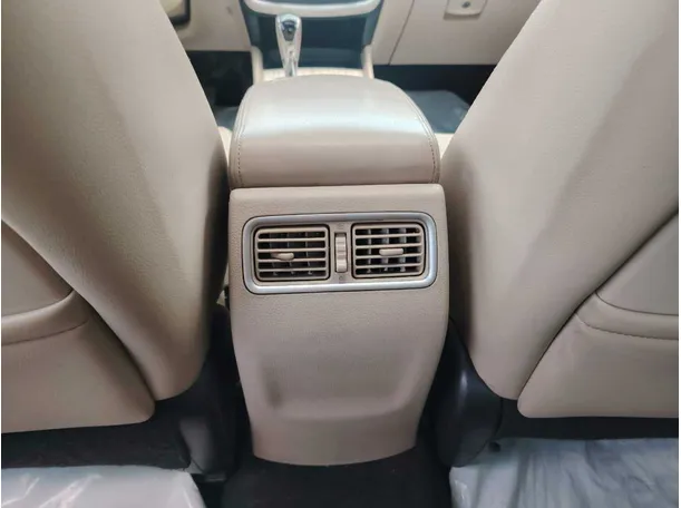 Car image 37