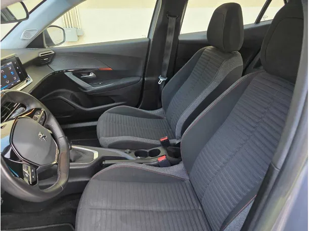 Car image 8