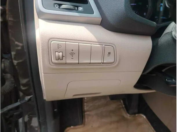 Car image 40