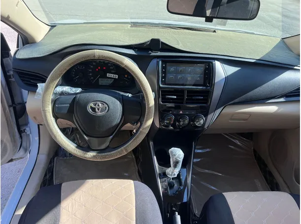 Car image 16