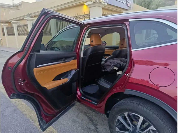 Car image 15