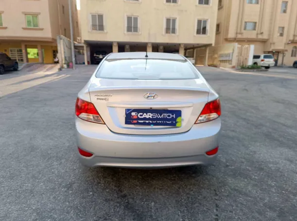 Car image 6