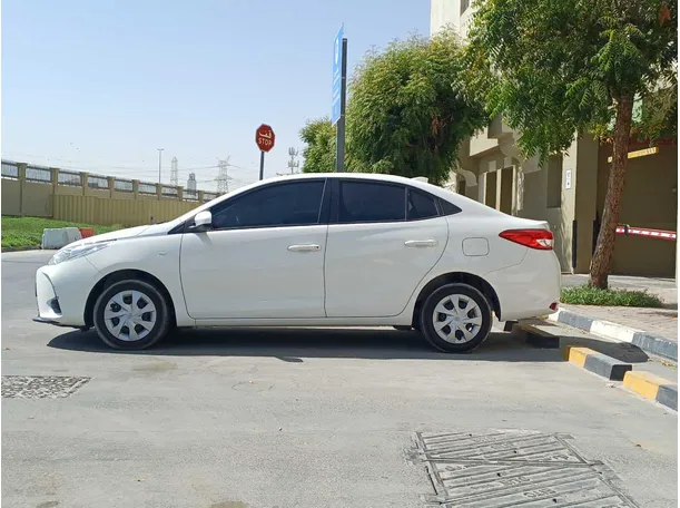 Car image 8