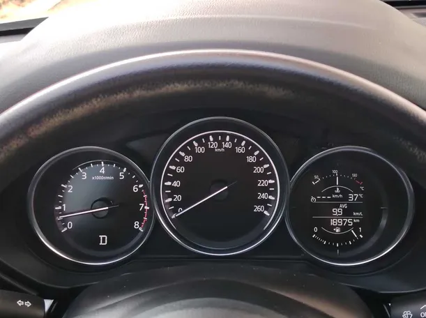 Car image 24
