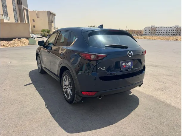 Car image 7
