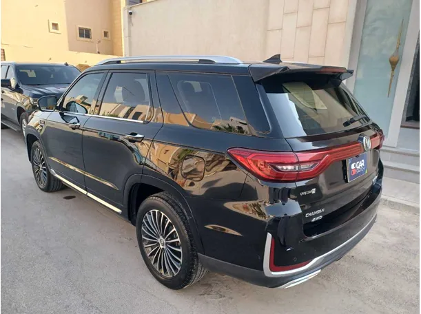 Car image 7