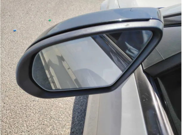 Car image 27