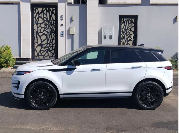 Car image 8