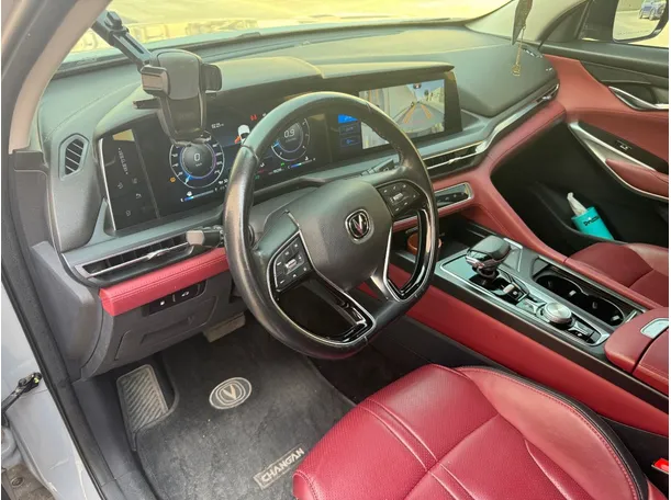 Car image 11