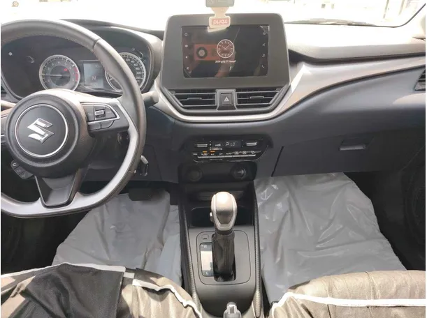 Car image 18