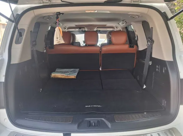 Car image 18