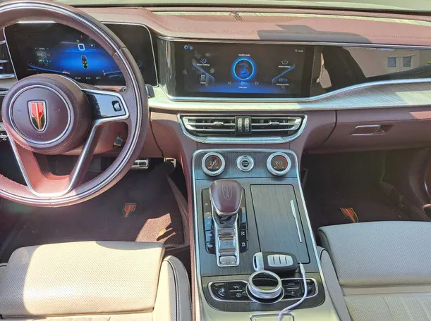 Car image 18