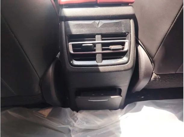 Car image 29