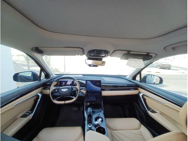 Car image 13