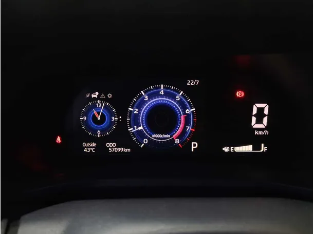 Car image 18