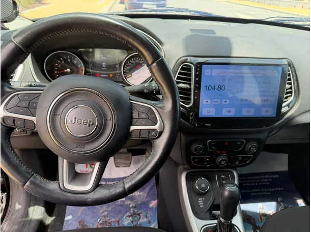 Car image 17