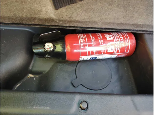 Car image 30