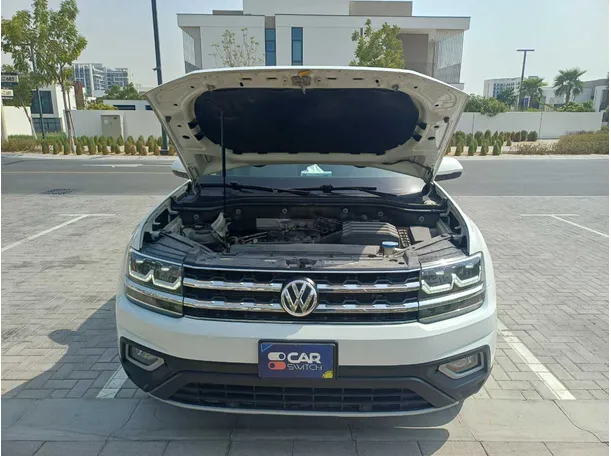 Car image 23