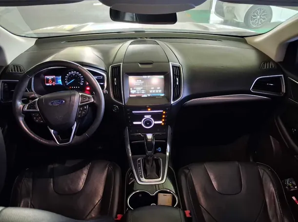 Car image 14