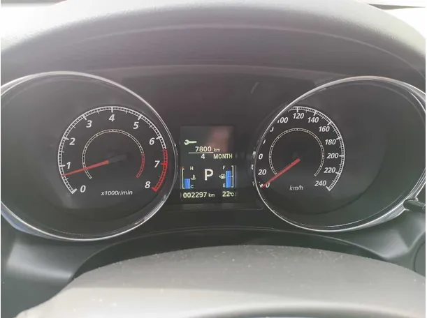 Car image 18