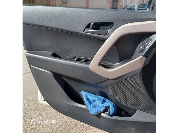 Car image 27