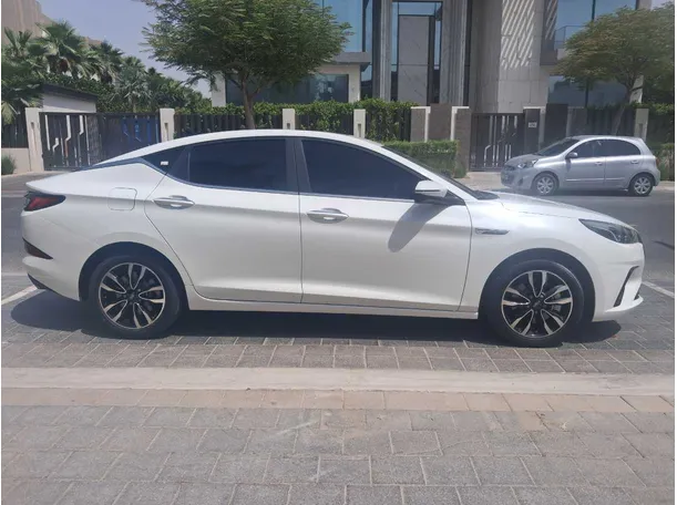 Car image 8