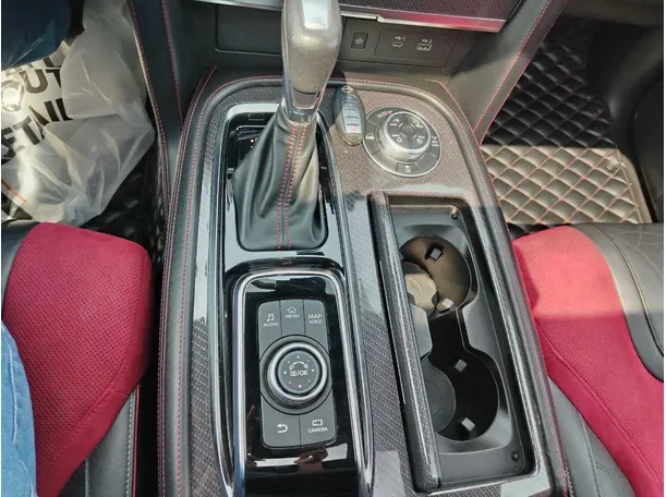 Car image 24