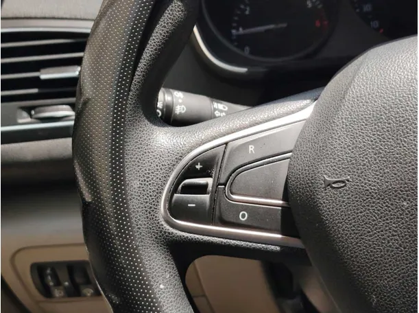 Car image 26