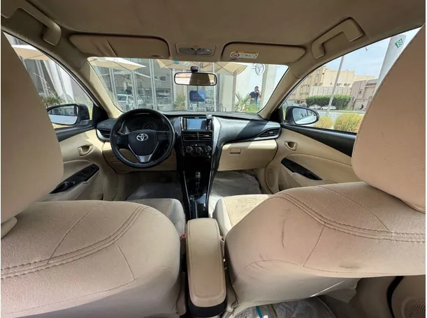 Car image 13