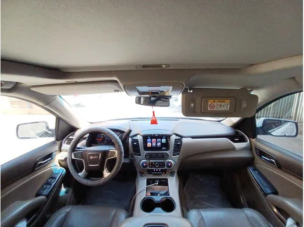 Car image 13