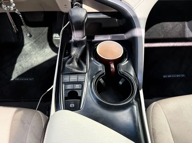 Car image 20