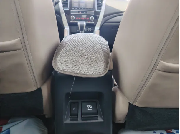 Car image 28