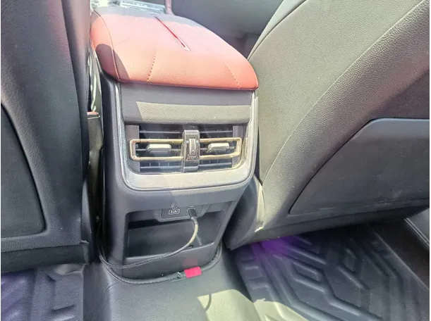 Car image 29