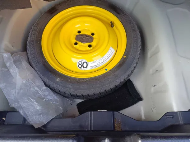 Car image 28